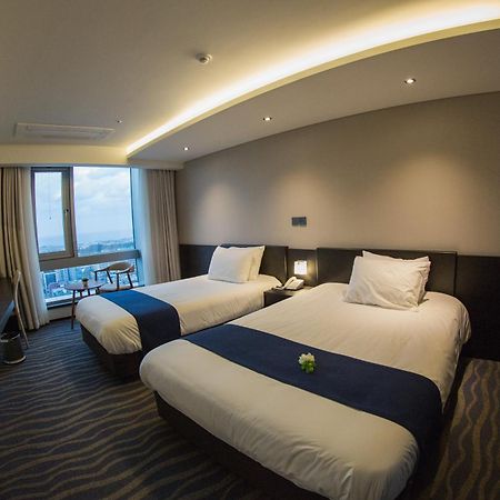Gloucester Hotel Jeju Exterior foto
